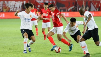 开云大陆-沪媒：足协或修改中超赛程 等待国脚归队顺延一周