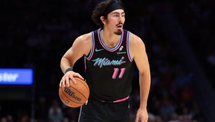 开云体育-高效替补！哈克斯17中12得26分5助&amp;正负值+16