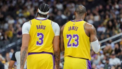 开云大陆-退役倒计时2年?湖人补强失败 詹皇仍有信心冲冠