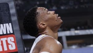 开云大陆-队记:自威少交易以来 詹姆斯对湖人缺乏方向感感到沮丧