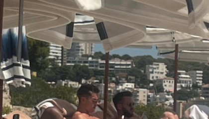 开云官网-葡媒：约克雷斯现身马洛卡岛&amp;没带女友，种种迹象证实他已单身